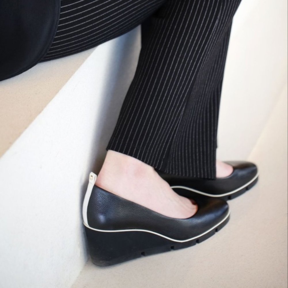 Betabrand Onyx Leather All Weather Wedge Shoe